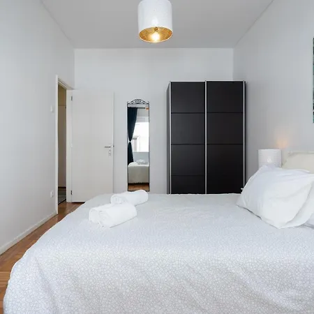 Sweet Flat With Netflix - Bolhao Center 포르투